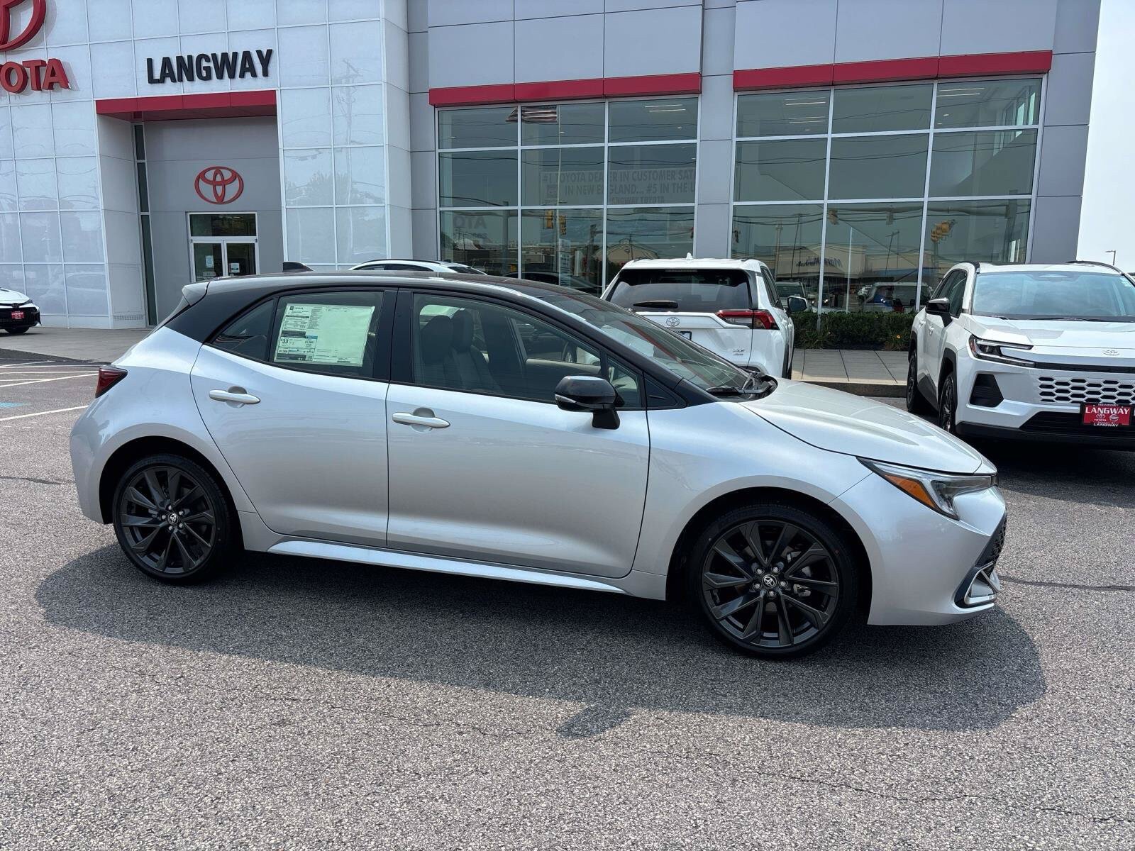 New 2026 Toyota Corolla XSE FWD video 2