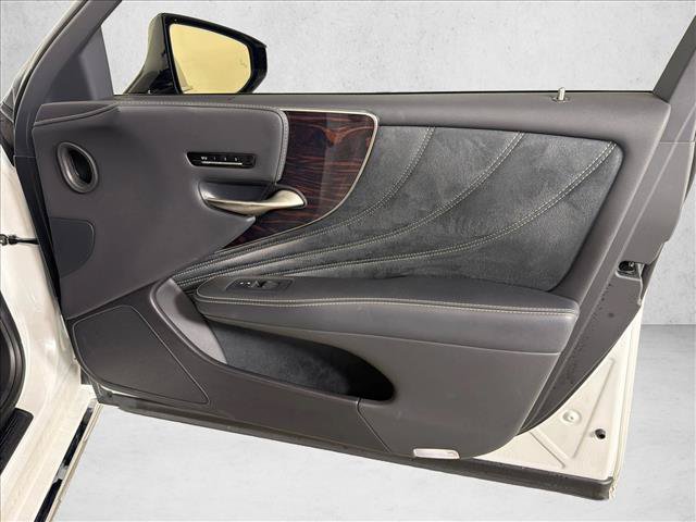 Used 2022 Lexus LS 500 w/ Interior Upgrade Package RWD image 16