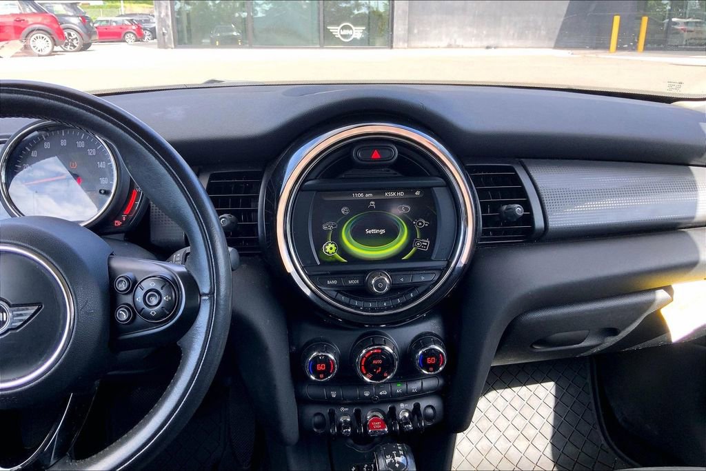 Used 2018 MINI Cooper 2-Door Hardtop image 6