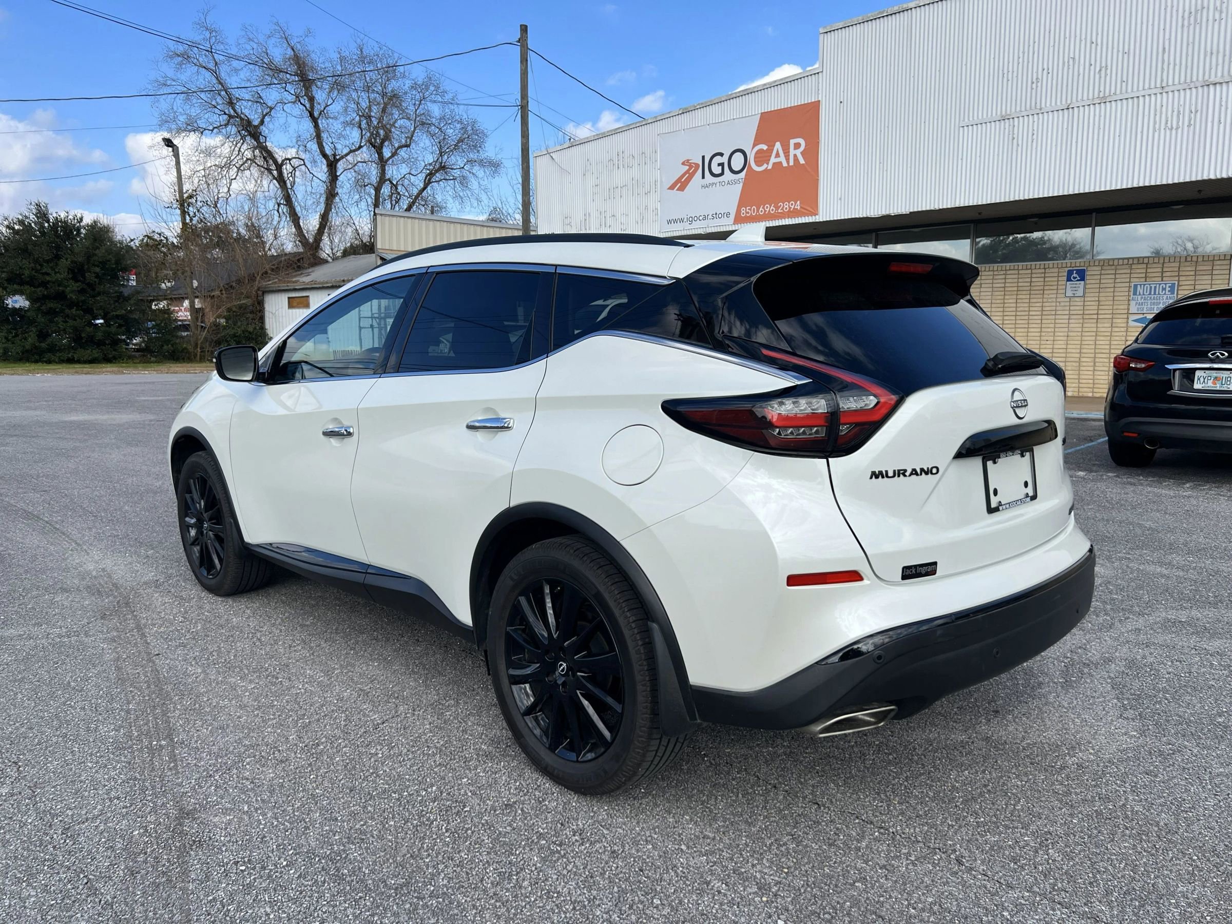 Used 2024 Nissan Murano SV w/ SV Midnight Edition Package image 3