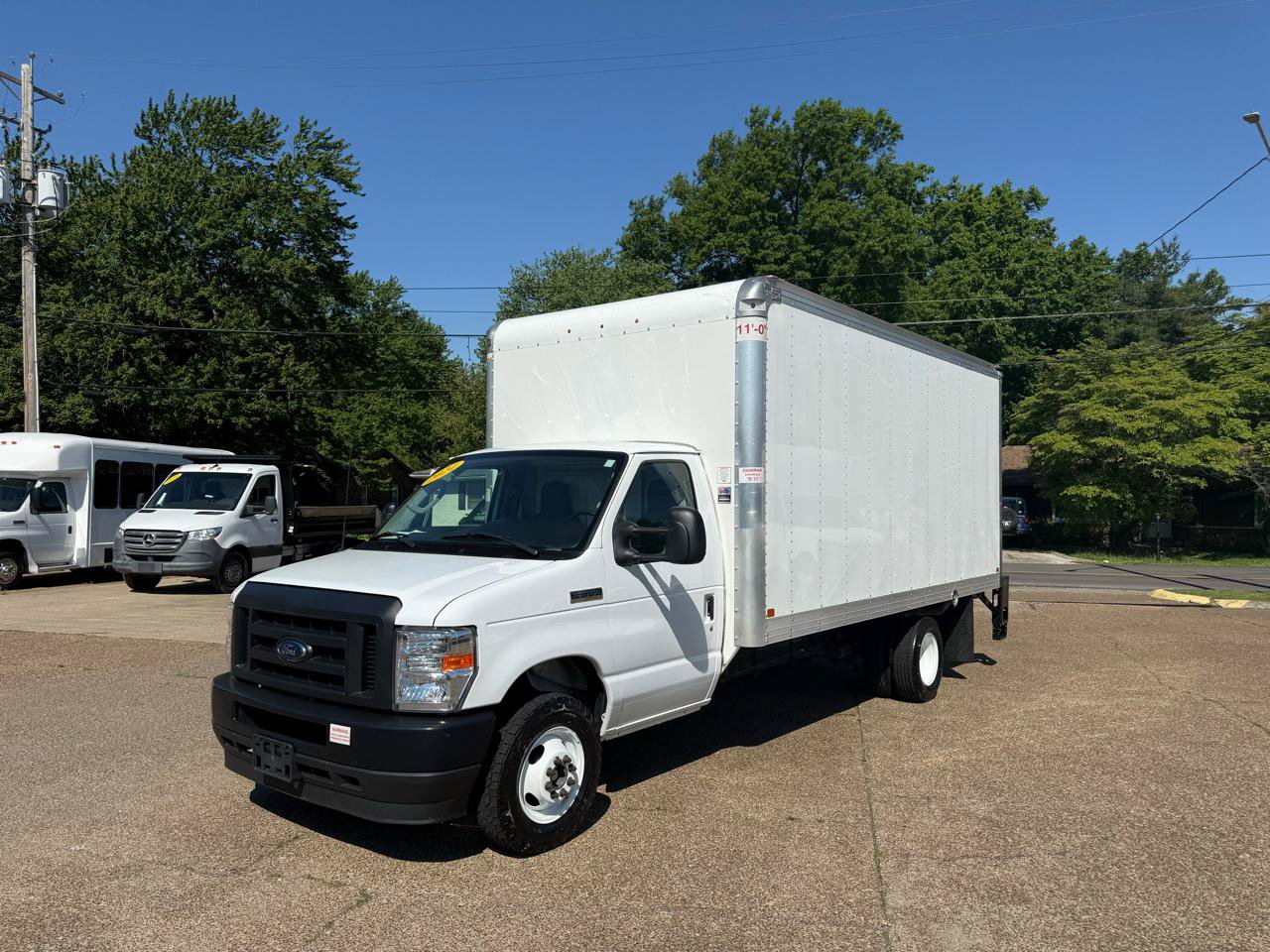 Used 2024 Ford E-350 and Econoline 350 Super Duty w/ Power Windows & Locks Group RWD image 3