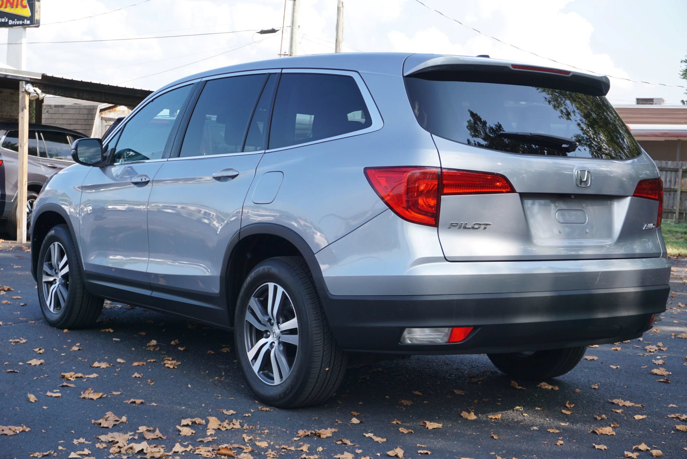 Used 2017 Honda Pilot EX-L image 9