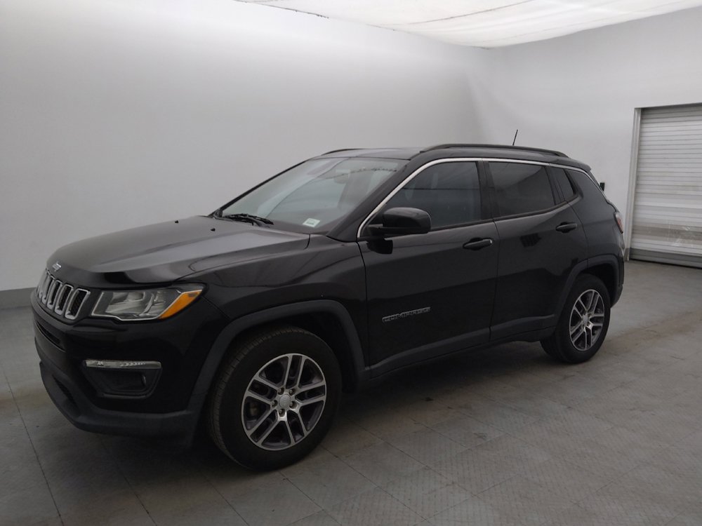 Used 2019 Jeep Compass Latitude w/ Popular Equipment Group FWD image 2