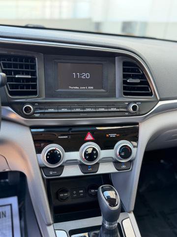 Used 2019 Hyundai Elantra SE FWD image 15