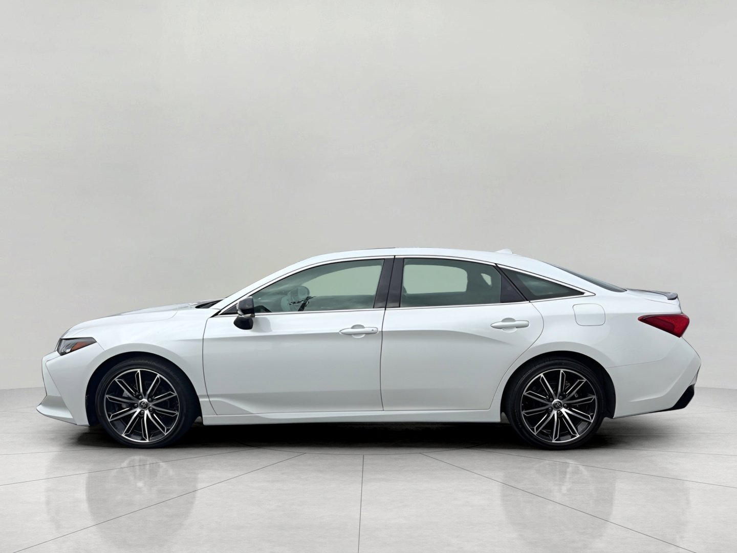 Used 2022 Toyota Avalon Touring w/ Advanced Safety Package FWD image 5