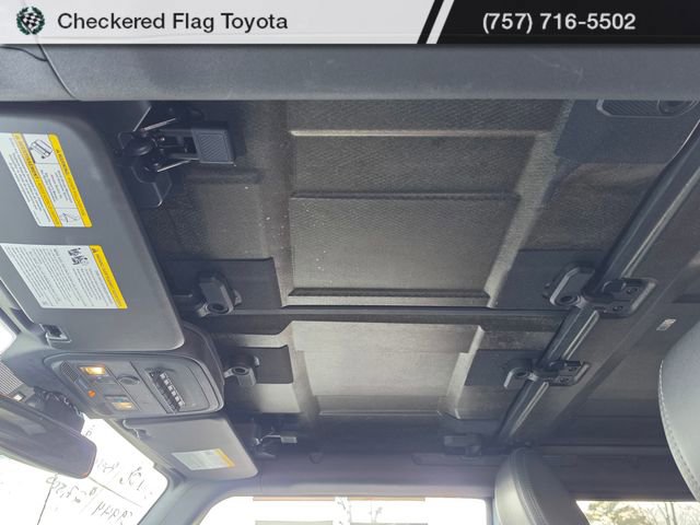 Used 2022 Ford Bronco Black Diamond image 9