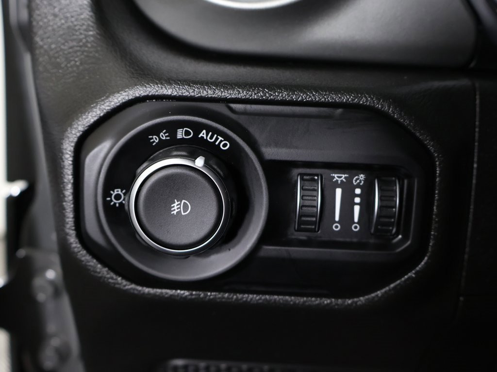 Used 2021 Jeep Wrangler Unlimited Sahara w/ Uconnect 4C Nav & Sound Group image 32