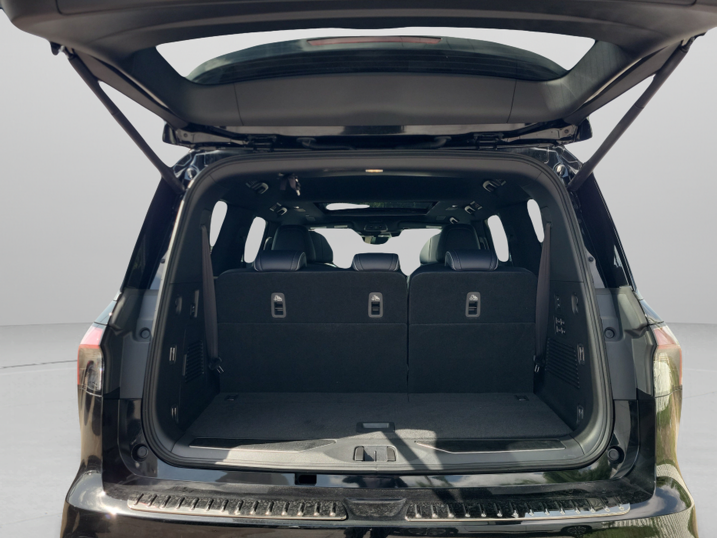 Used 2026 INFINITI QX80 4WD w/ Sport Exterior Package image 45