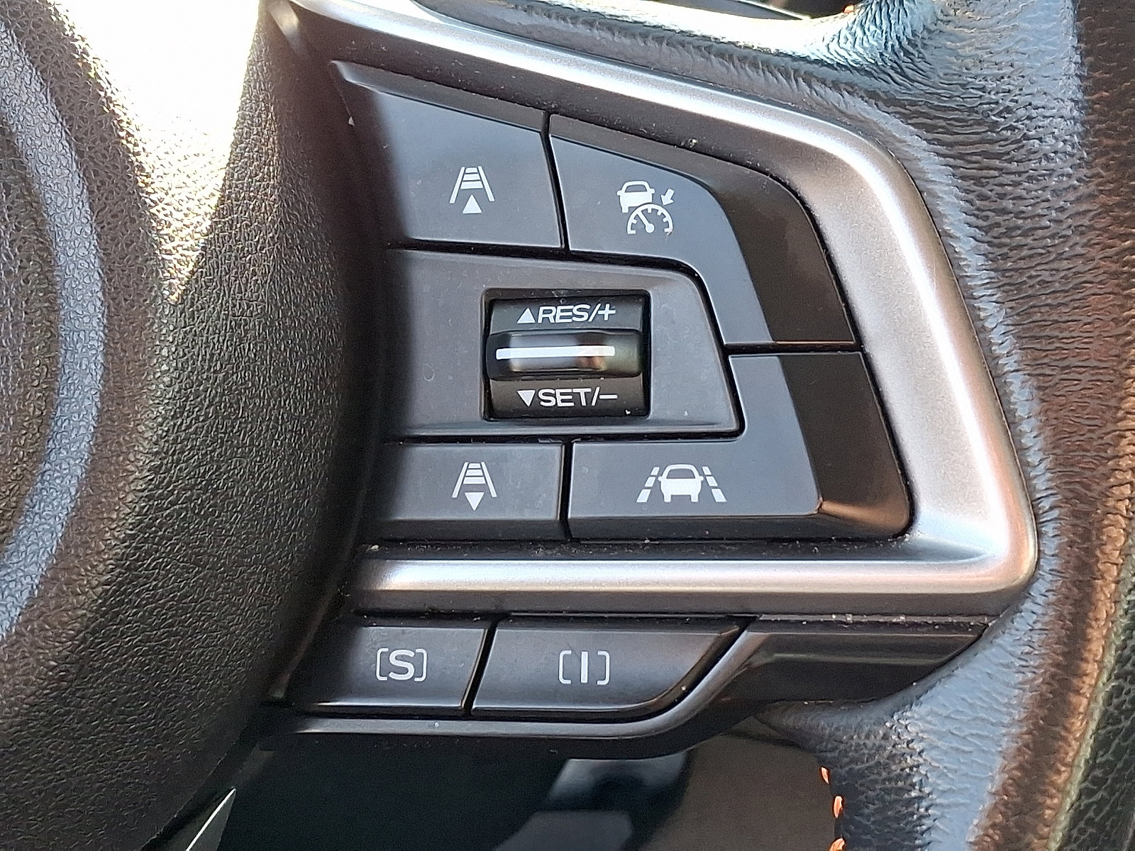 Used 2020 Subaru Crosstrek 2.0i Limited w/ Moonroof Package w/Navigation image 24