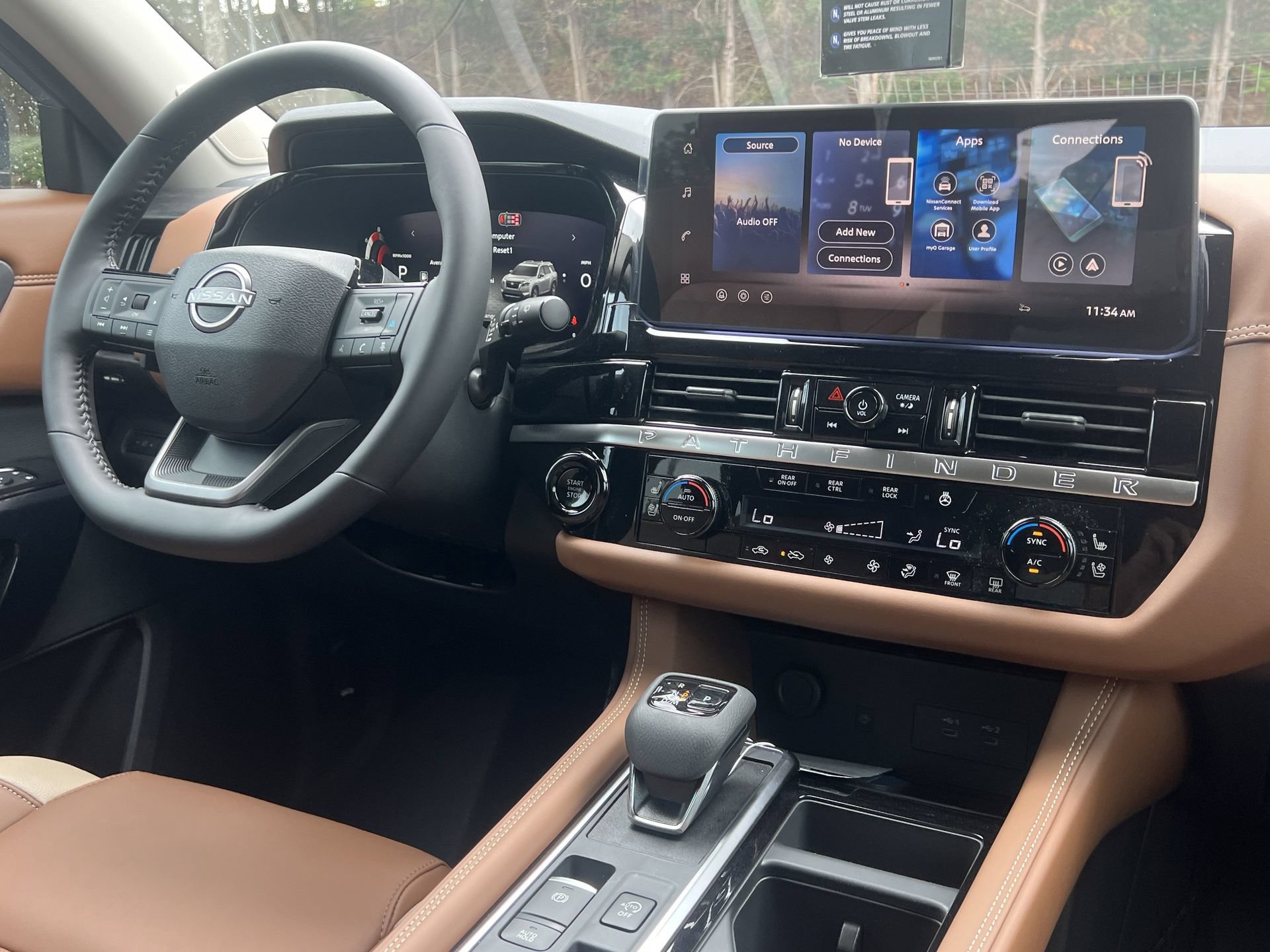New 2026 Nissan Pathfinder Platinum FWD image 3