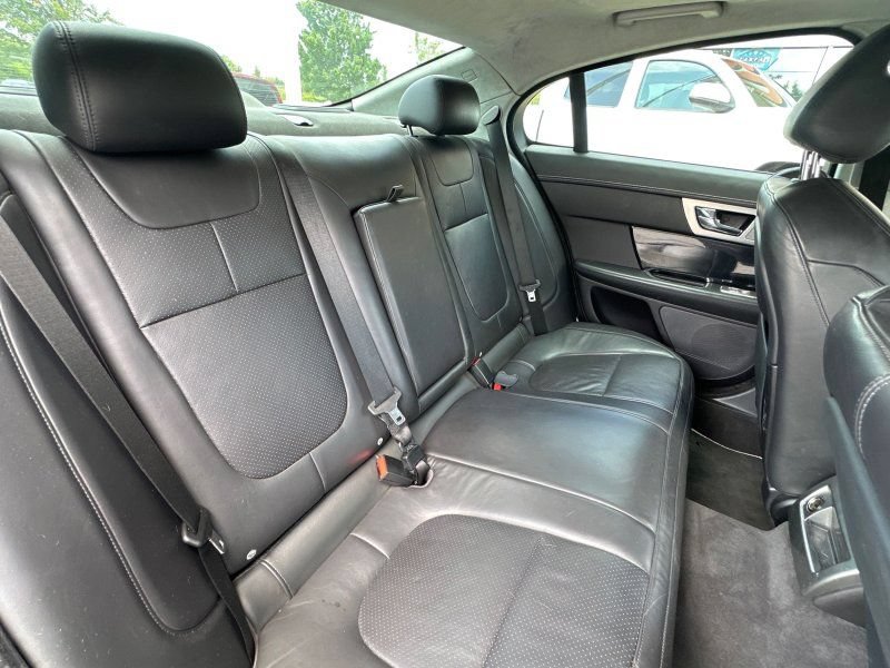 Used 2013 Jaguar XF 3.0 AWD/4WD image 19