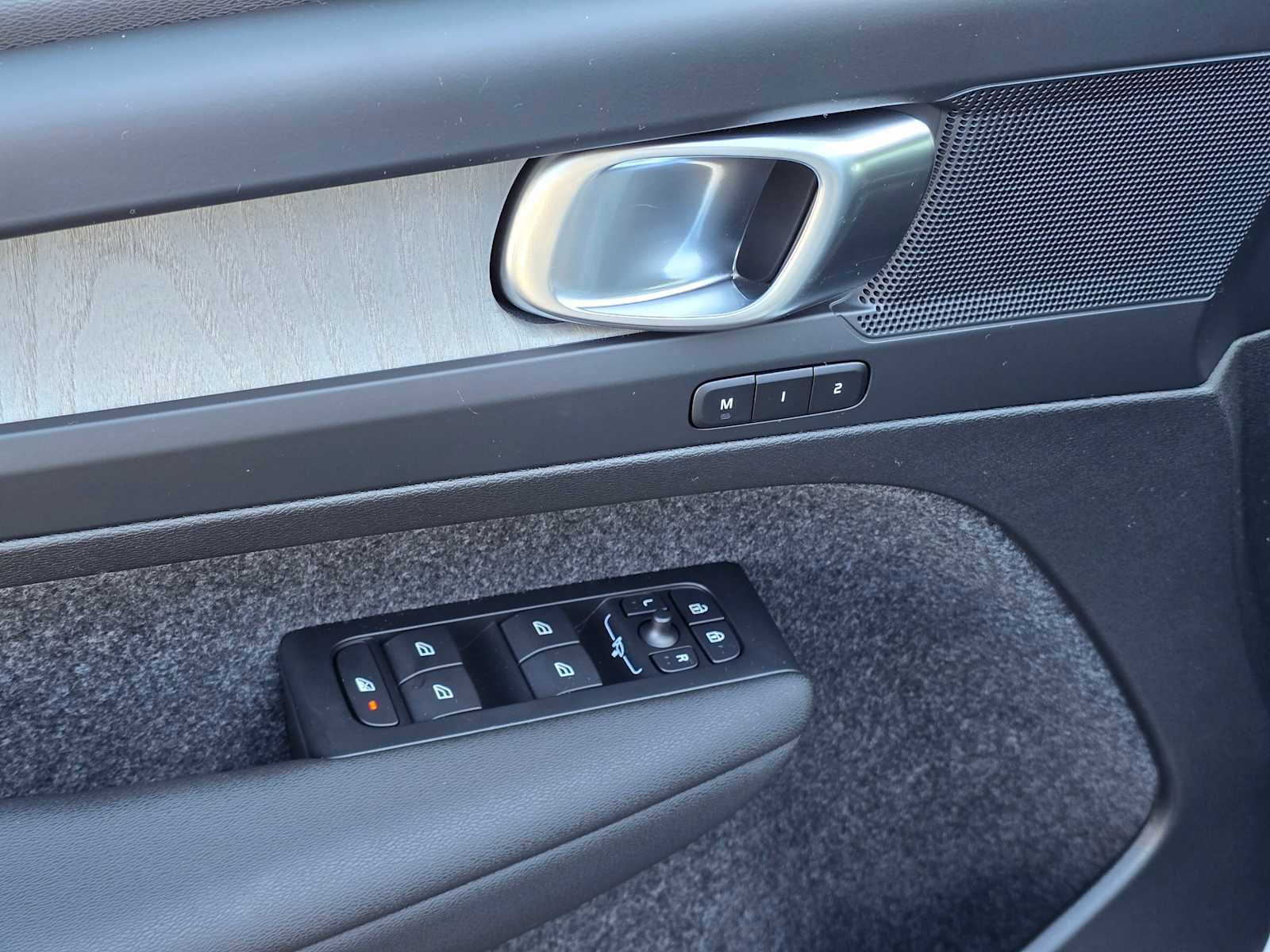 New 2026 Volvo XC40 B5 Core w/ Climate Package image 23