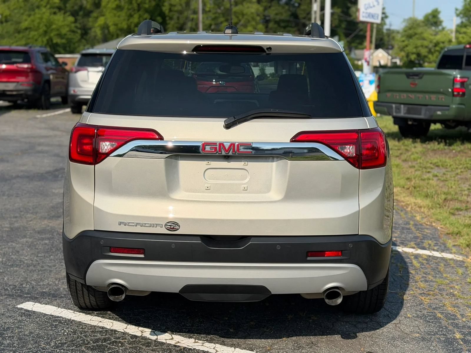 Used 2017 GMC Acadia SLT FWD image 6