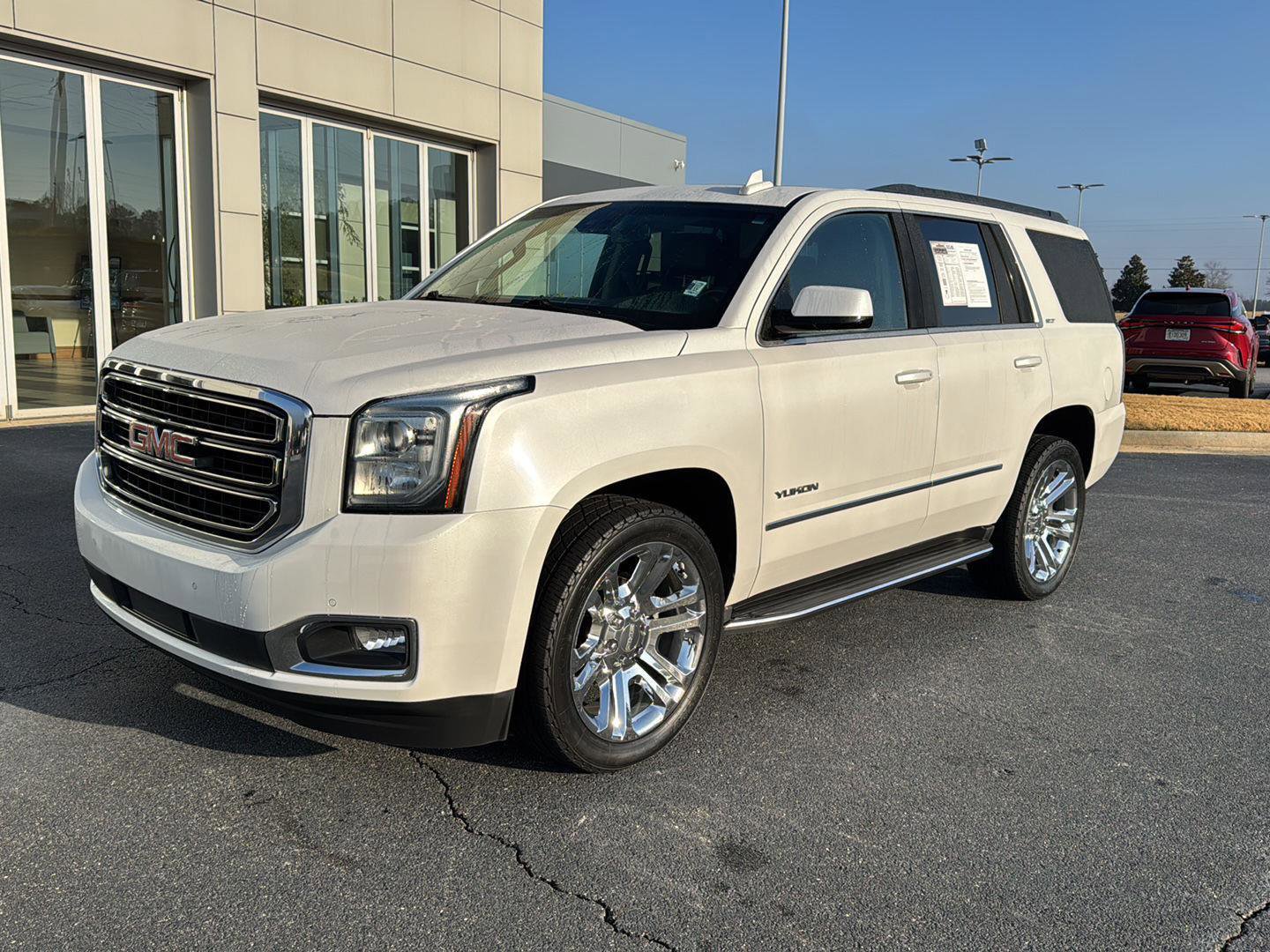 Used 2018 GMC Yukon SLT w/ Premium Edition image 1