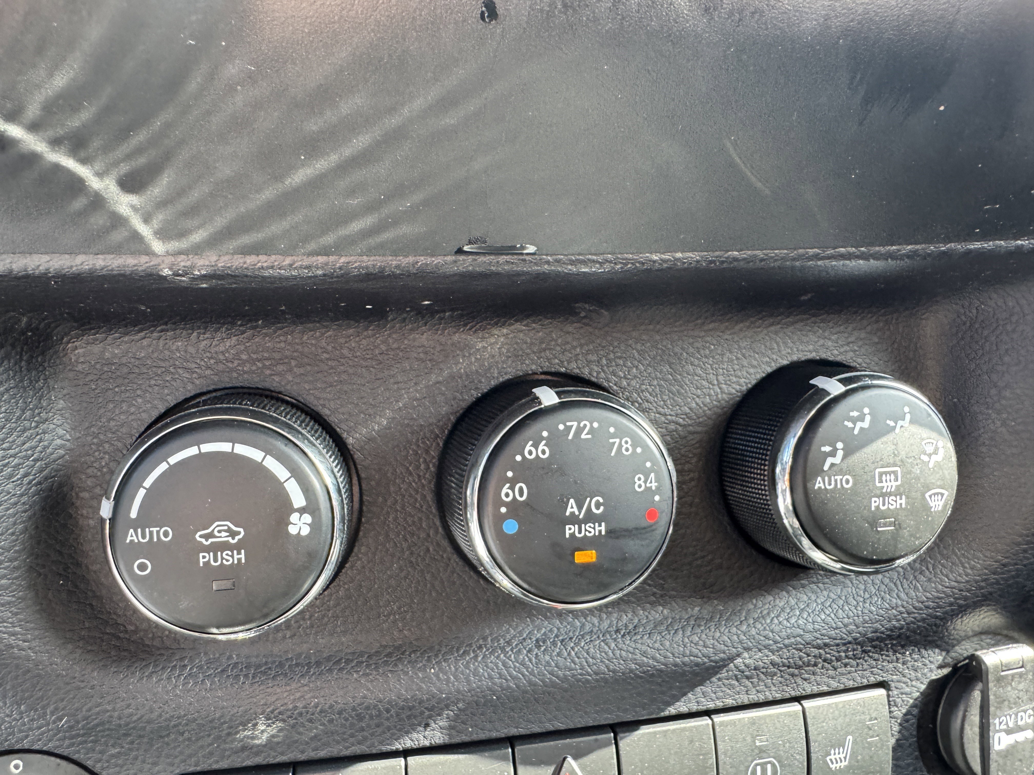 Used 2015 Jeep Wrangler Unlimited Sahara AWD/4WD image 25