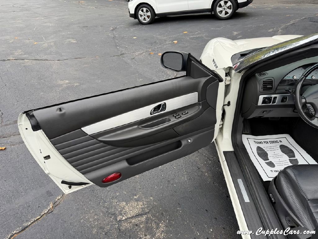 Used 2002 Ford Thunderbird image 6