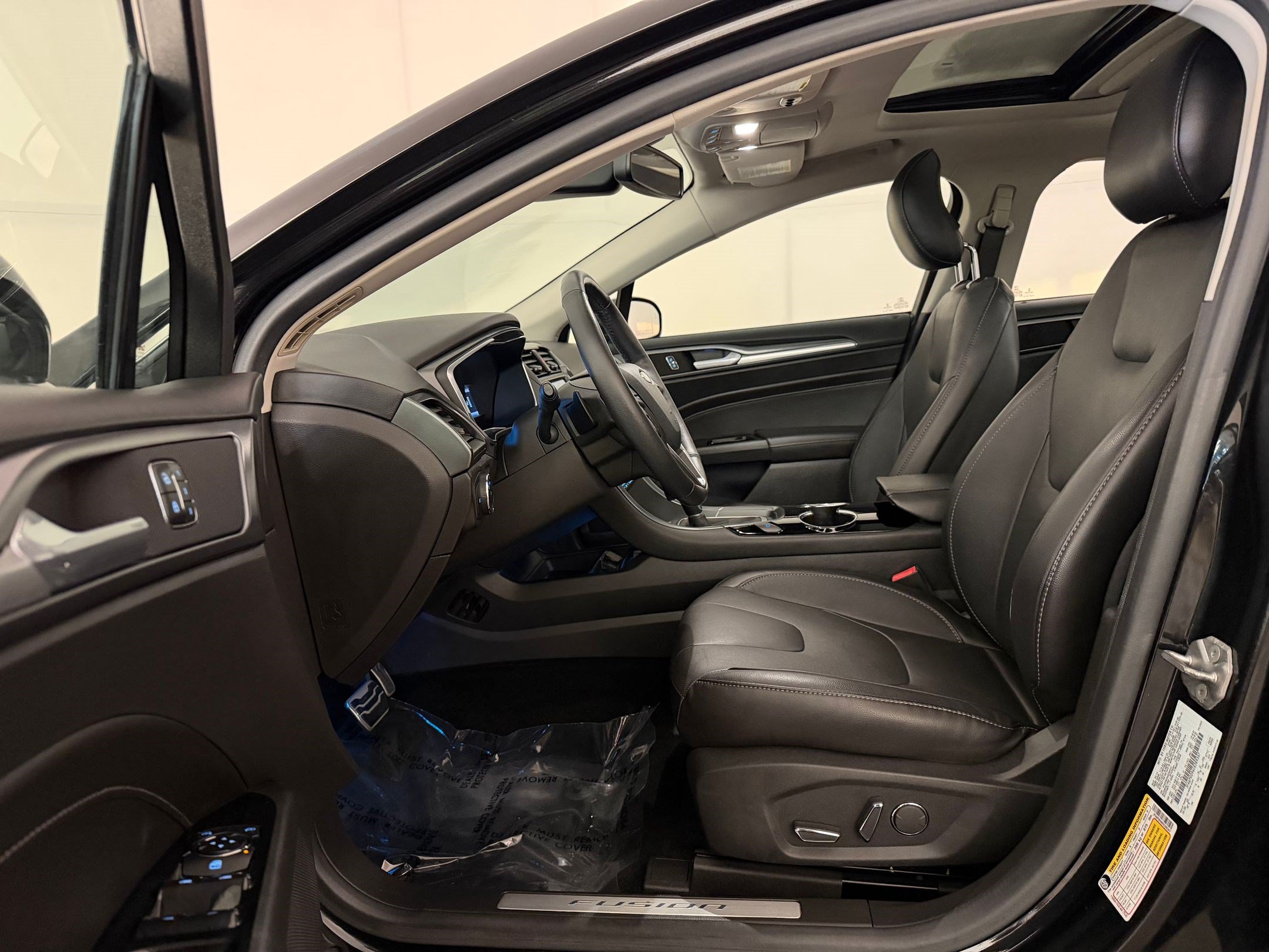 Used 2014 Ford Fusion Titanium AWD/4WD image 5
