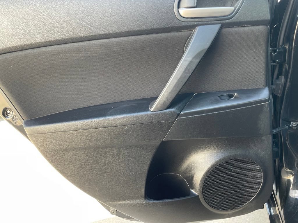Used 2013 MAZDA MAZDA3 i Sport FWD image 20