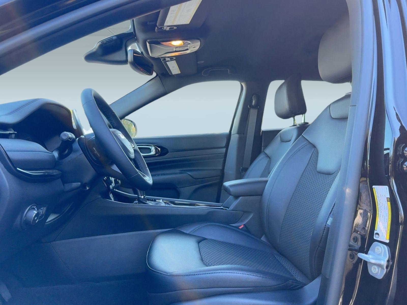 New 2026 Jeep Compass Latitude image 5