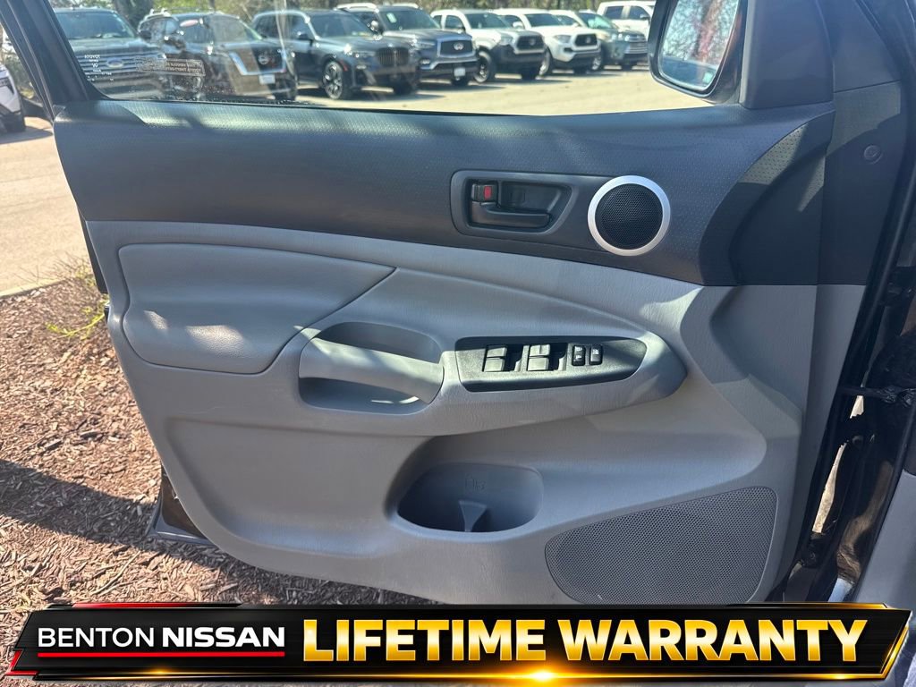 Used 2015 Toyota Tacoma 4x4 Double Cab w/ SR5 Package image 12