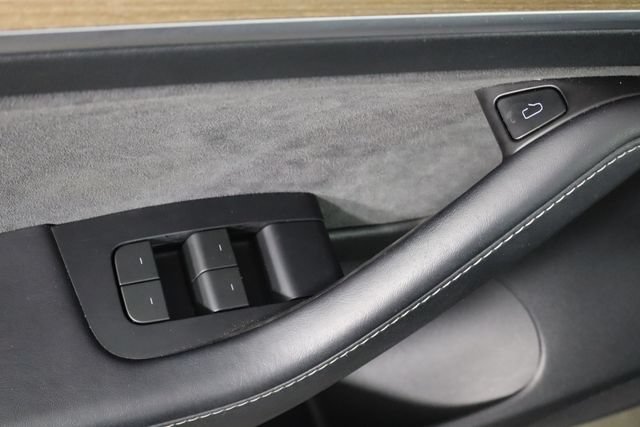 Used 2023 Tesla Model 3 Standard Range RWD image 18