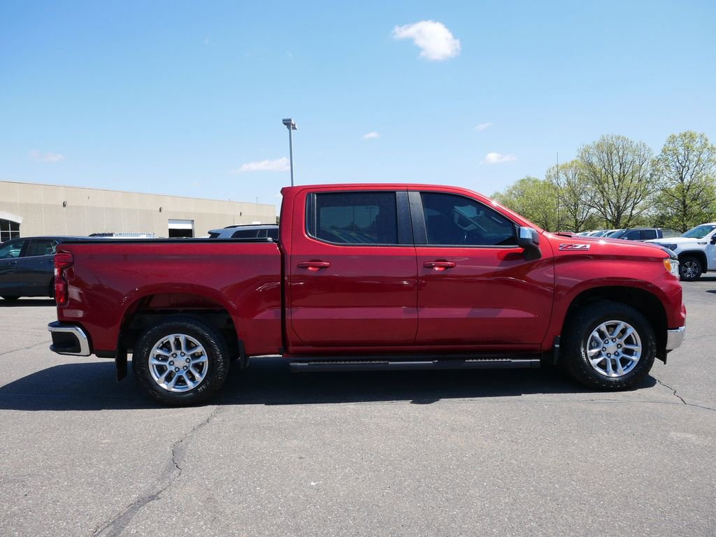 Used 2023 Chevrolet Silverado 1500 LT w/ Z71 Off-Road Package AWD/4WD image 11