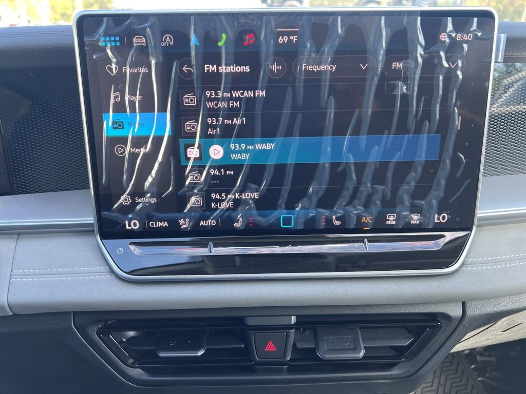 New 2025 Volkswagen Tiguan SE image 25