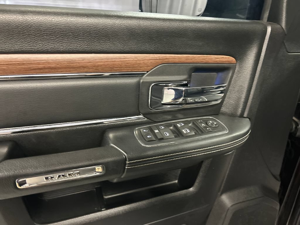 Used 2016 RAM 3500 Laramie AWD/4WD image 12