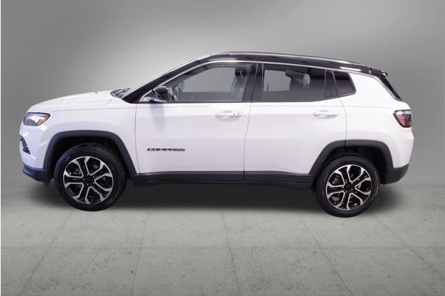 Used 2022 Jeep Compass Limited AWD/4WD image 2