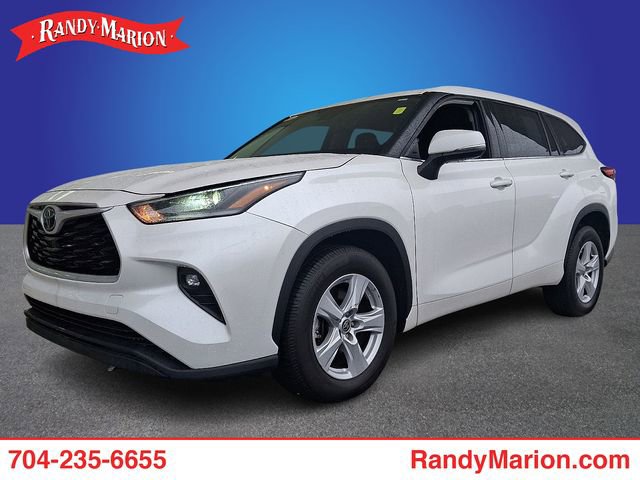 Used 2021 Toyota Highlander LE image 1