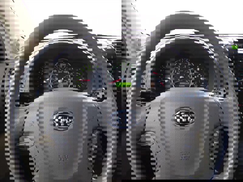 Used 2007 Kia Sedona LX image 10