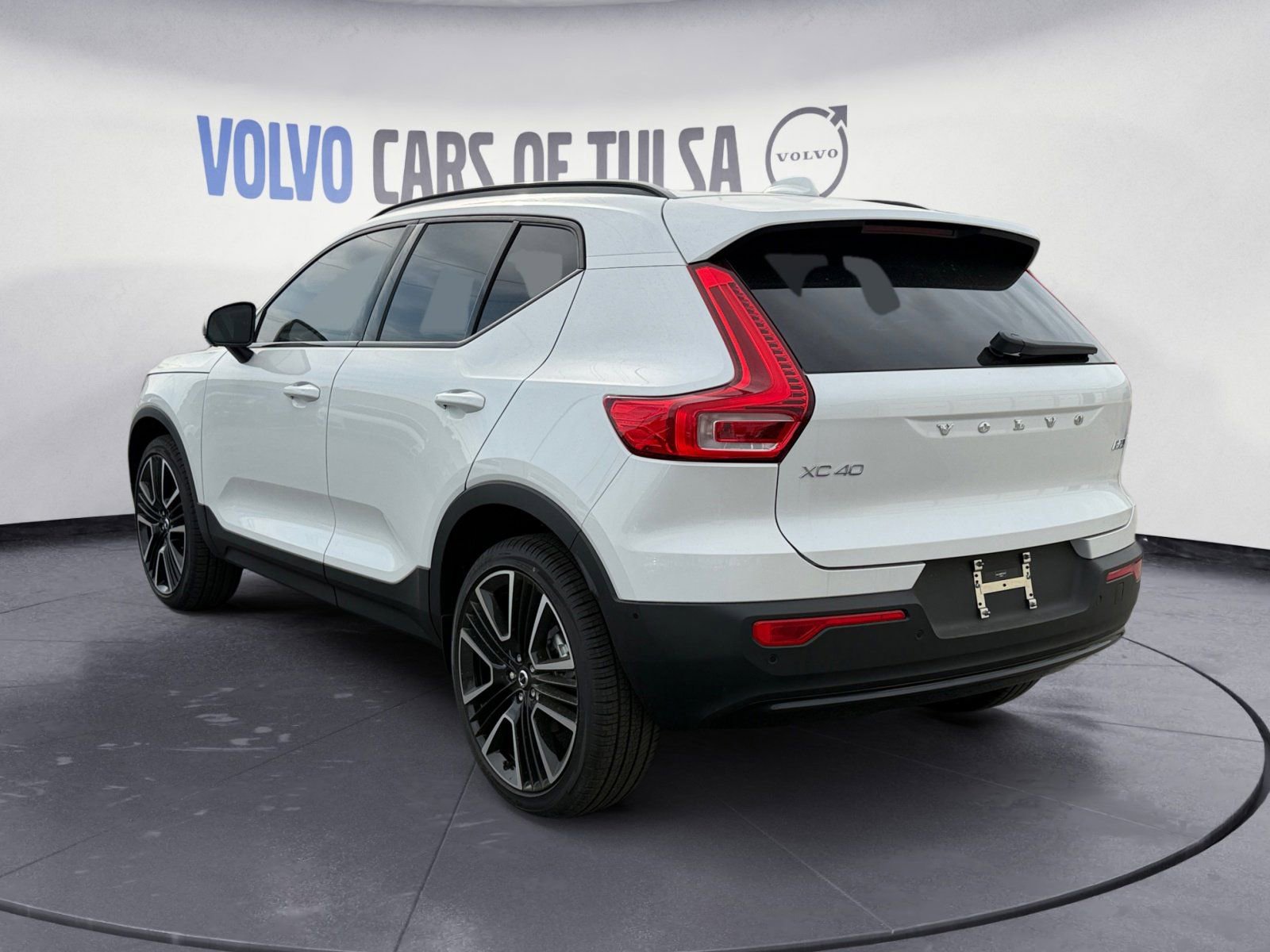 New 2026 Volvo XC40 B5 Ultra w/ Protection Package Premier image 3