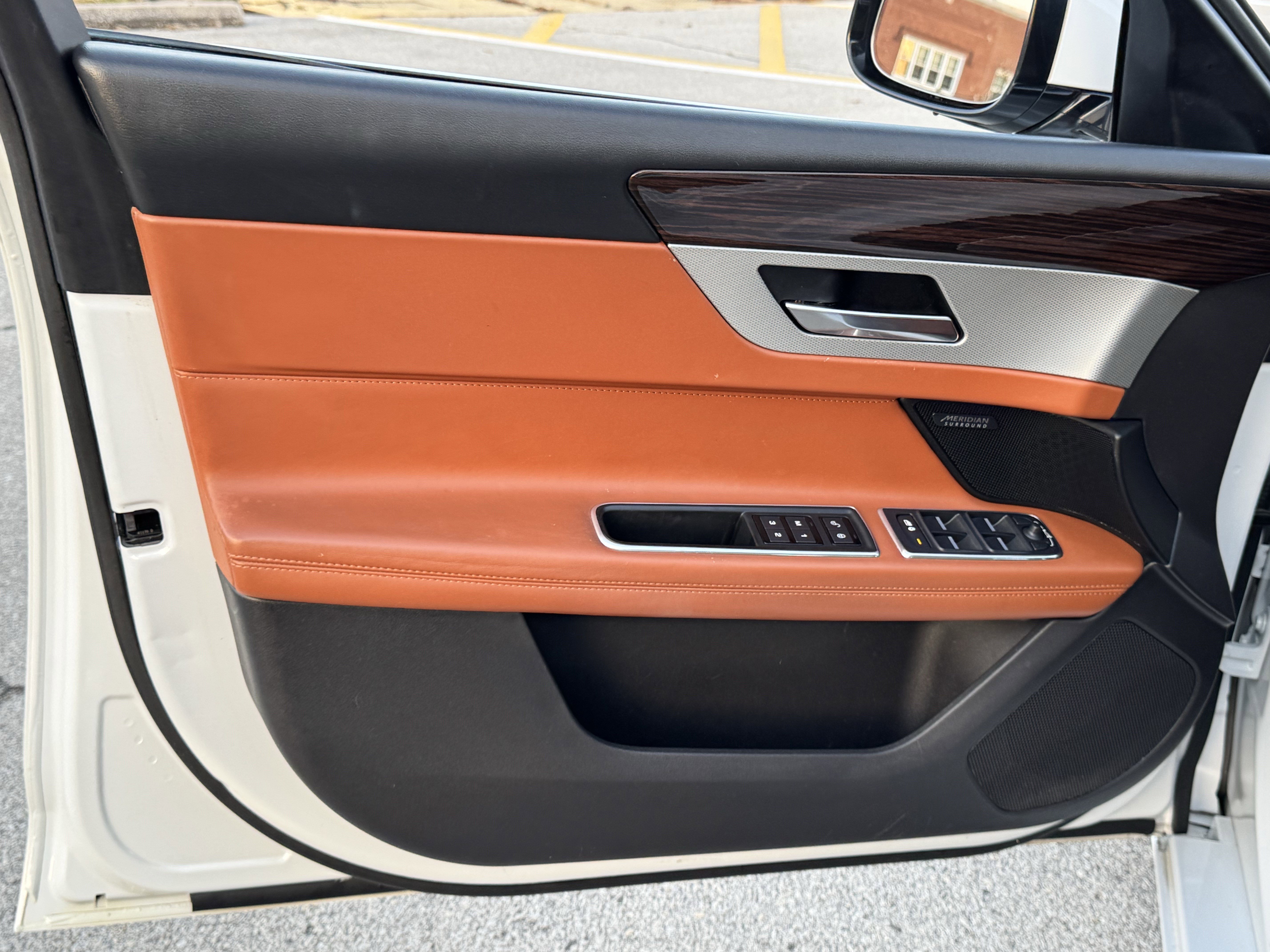 Used 2018 Jaguar XF Portfolio image 23