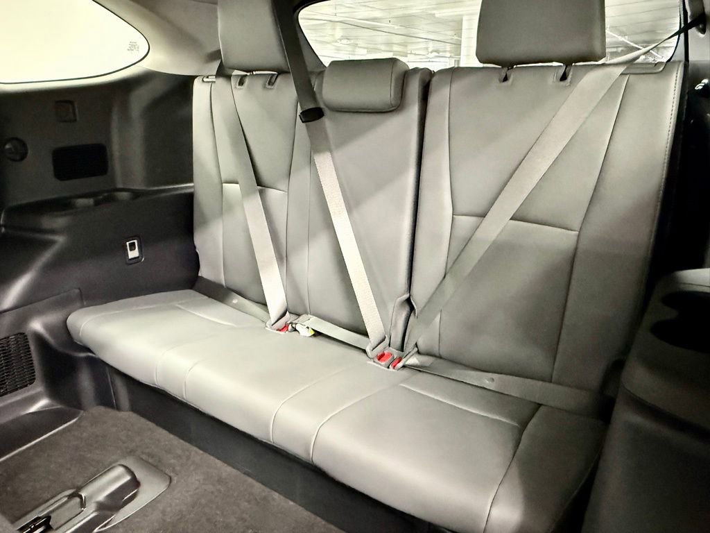 Used 2026 Toyota Highlander Limited AWD/4WD image 40