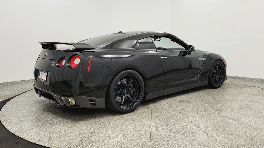 Used 2014 Nissan GT-R Black Edition AWD/4WD image 5