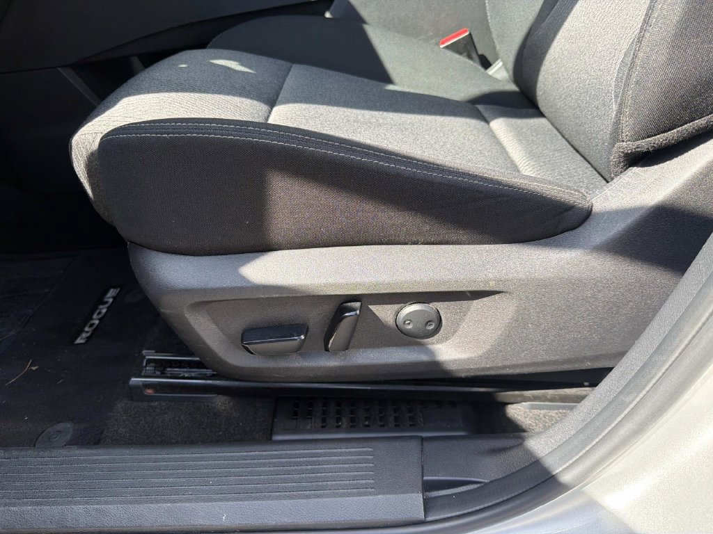 Used 2024 Nissan Rogue SV AWD/4WD image 22
