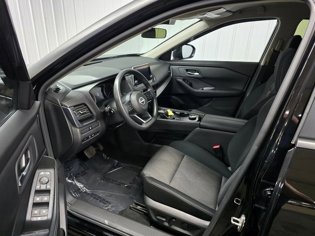 Used 2024 Nissan Rogue SV image 15