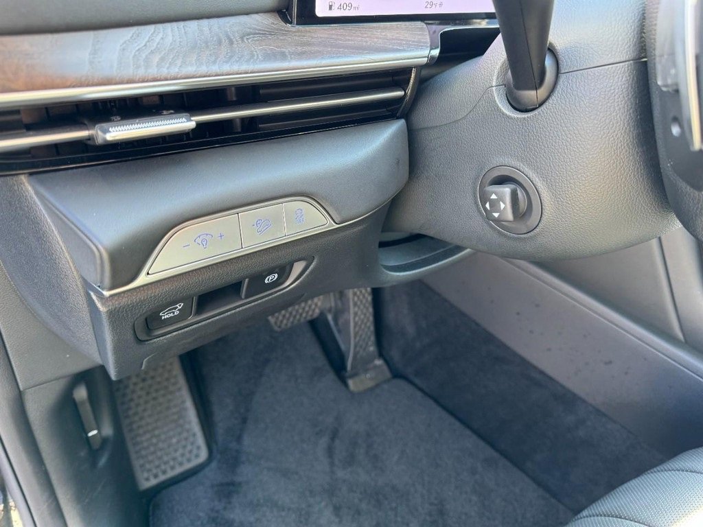 Certified 2025 Genesis GV80 2.5T Advanced image 17