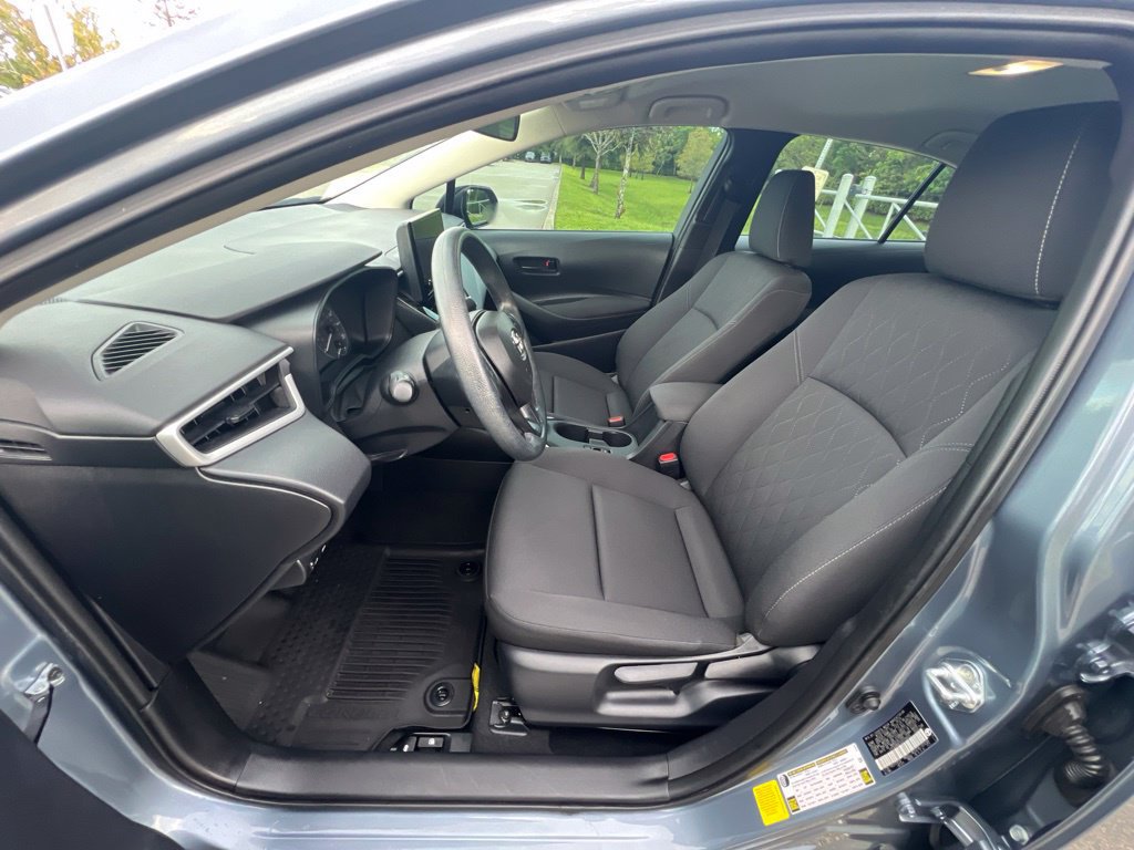 Used 2025 Toyota Corolla LE FWD image 23