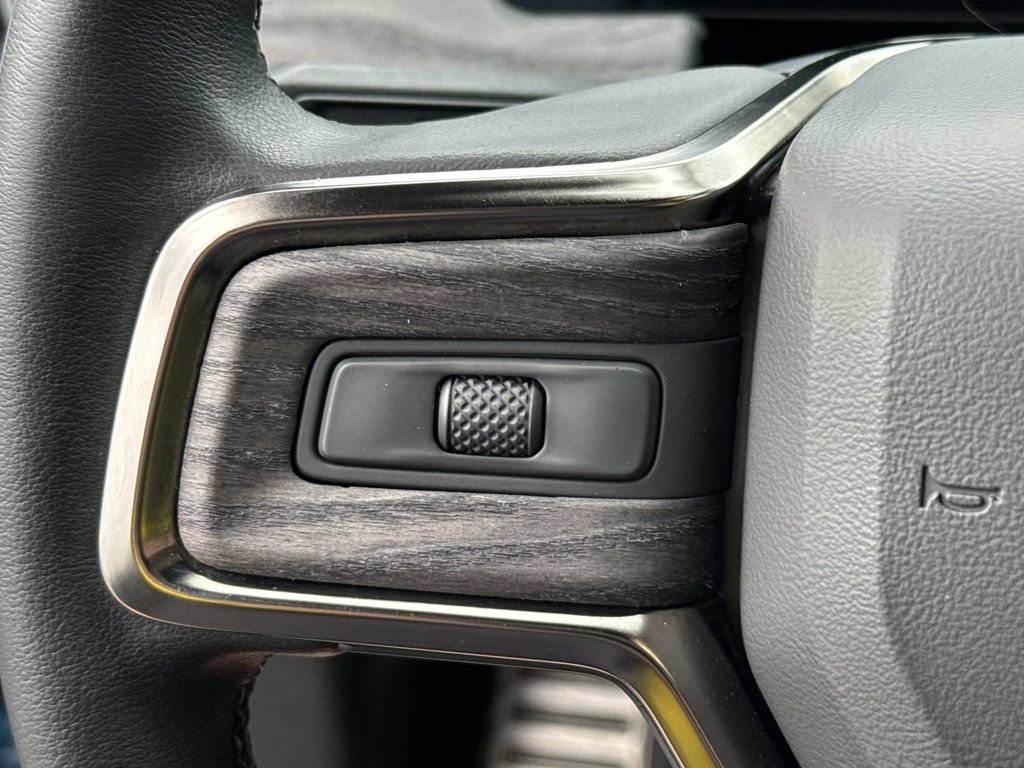 Used 2022 Rivian R1T Adventure AWD/4WD image 22