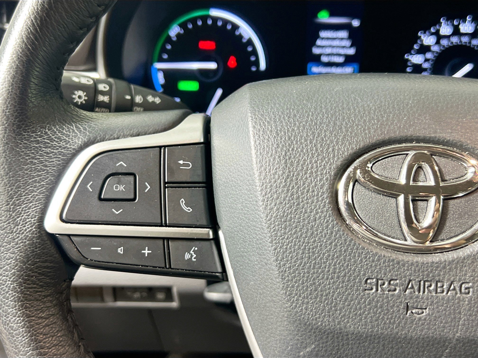 Used 2024 Toyota Sienna XLE FWD image 18