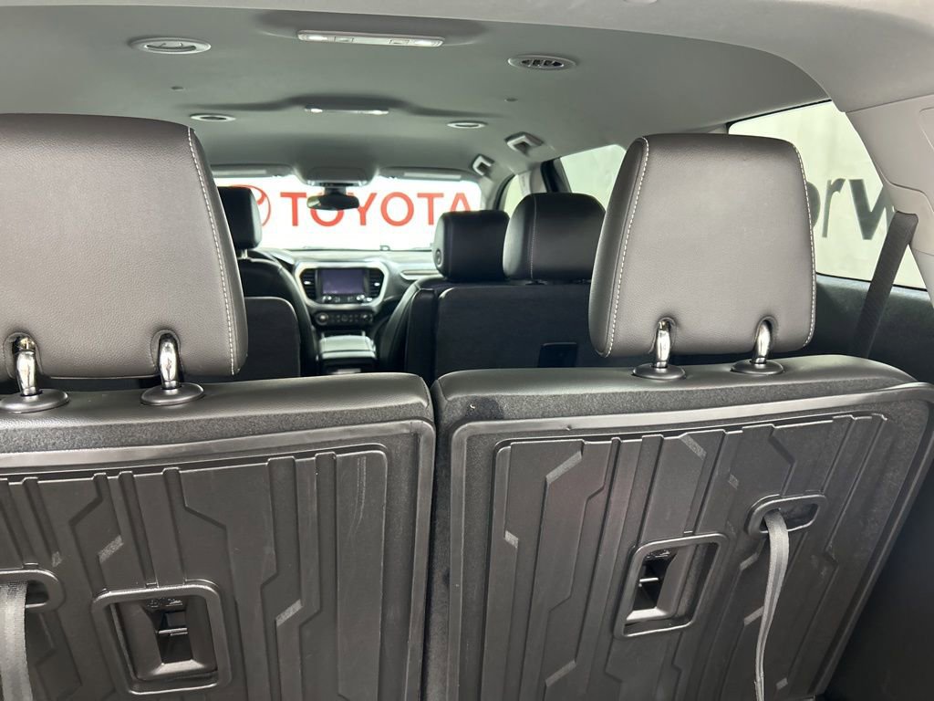 Used 2023 GMC Acadia SLT w/ Technology Package image 17