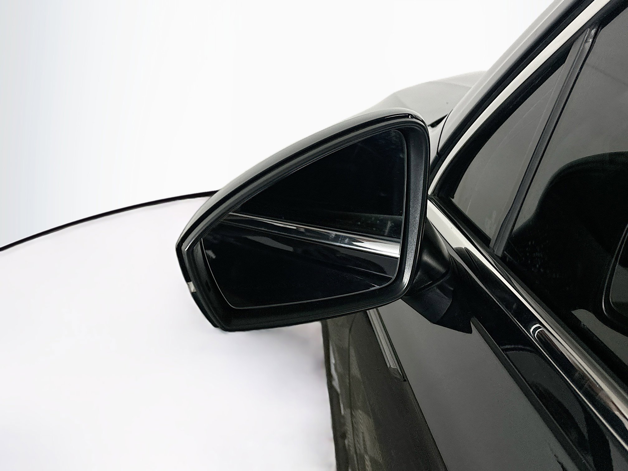 Used 2022 Volkswagen Tiguan SE image 16