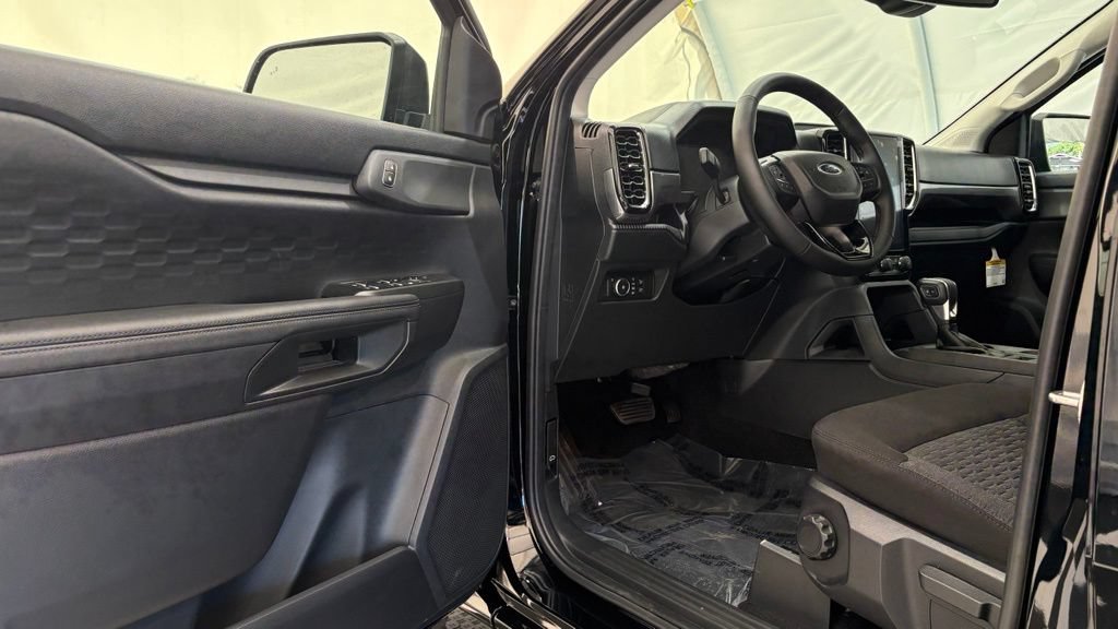 New 2026 Ford Ranger XLT w/ Black Appearance Package AWD/4WD image 33