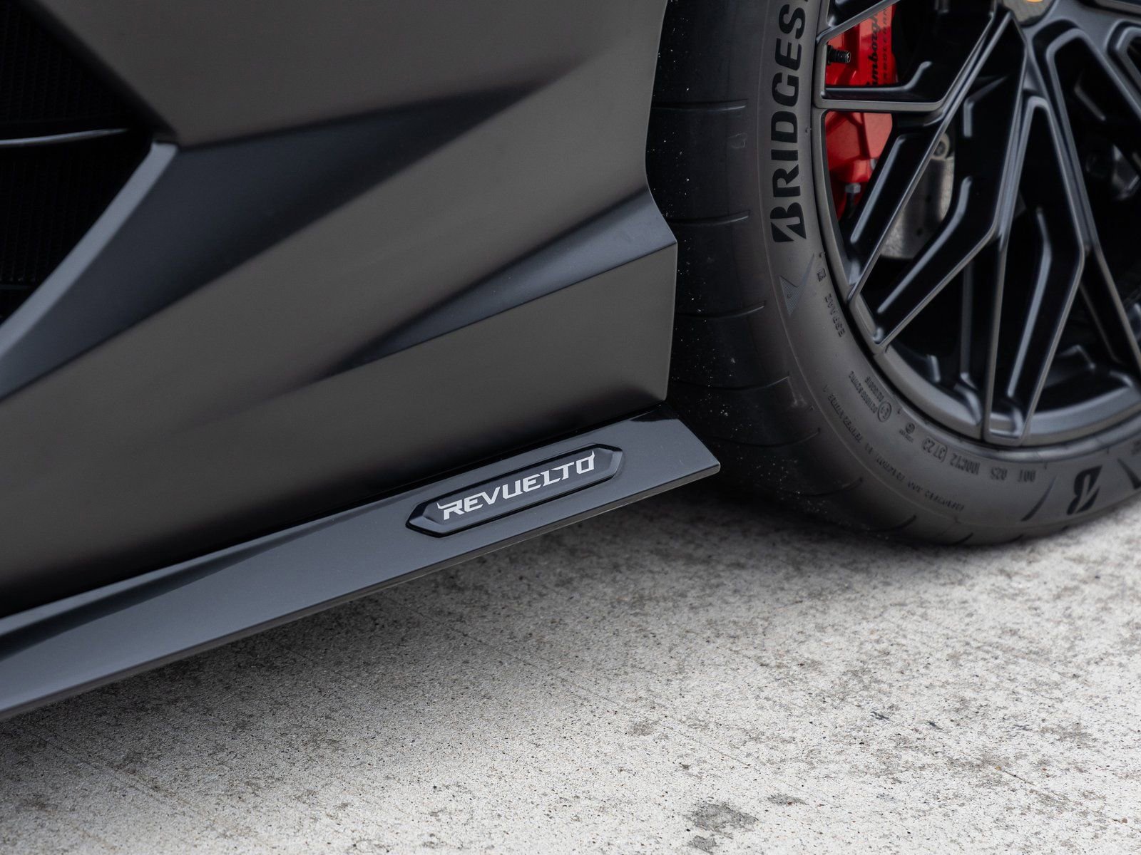 Used 2024 Lamborghini Revuelto image 17