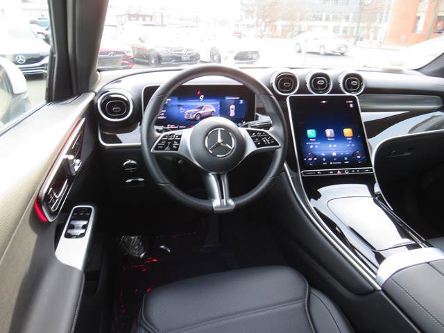 Used 2025 Mercedes-Benz GLC 300 4MATIC image 10