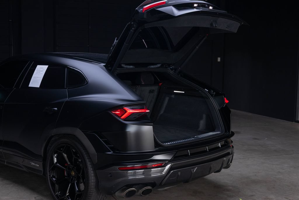 Used 2024 Lamborghini Urus Performante AWD/4WD image 21