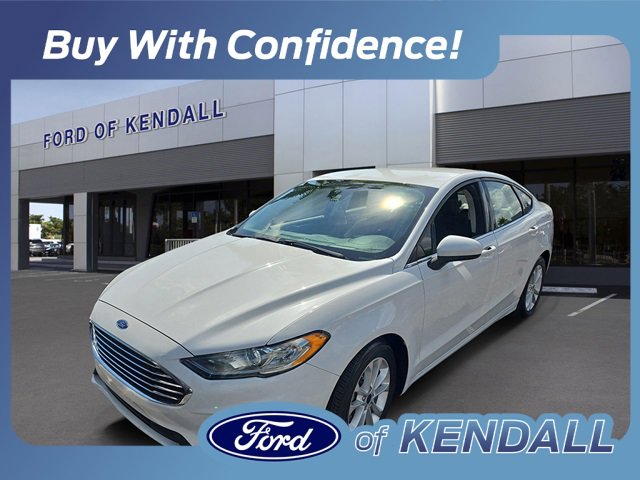 Used 2020 Ford Fusion SE image 1