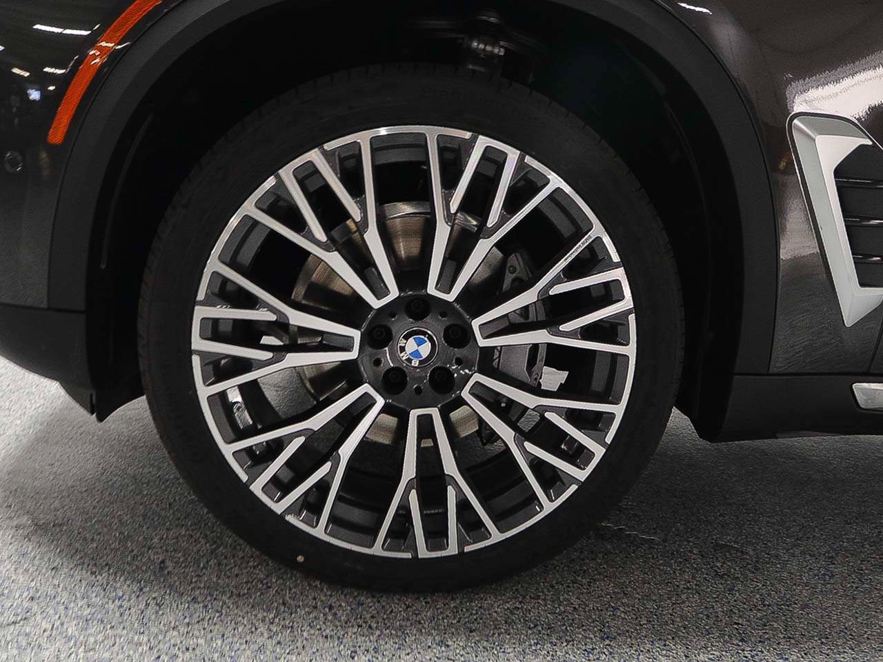 Used 2026 BMW X5 sDrive40i image 5