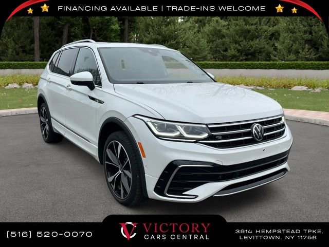 Used 2022 Volkswagen Tiguan SEL R-Line image 2